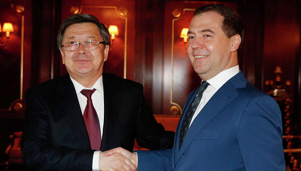Дмитрий Медведев: Россия выделит 400 госстипендий для кыргызстанцев на 2013-14 учебный год
