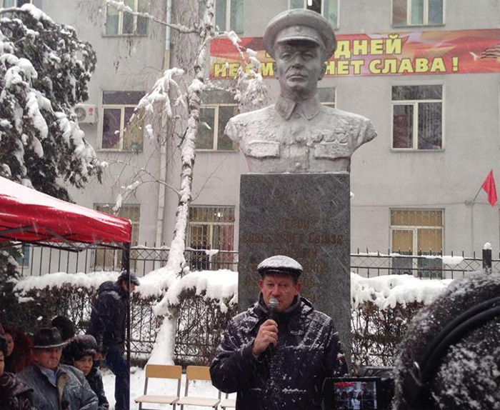 Митинг в Бишкеке к 75-летию битвы под Москвой