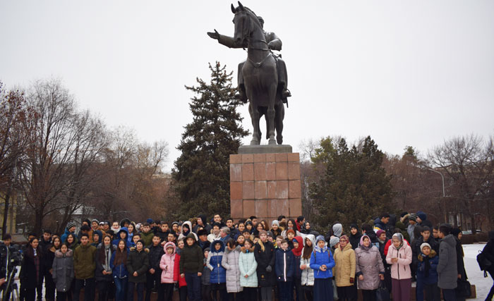 В Бишкеке отметили 134-ю годовщину со дня рождения М.В. Фрунзе