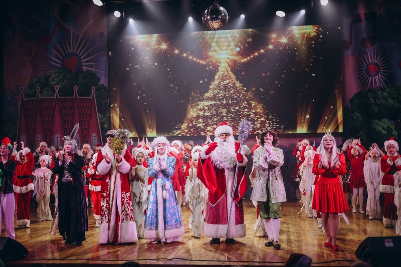 В Бишкеке состоялась новогодняя ёлка Посольства России для детей соотечественников