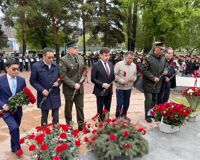 В Бишкеке почтили память жертв геноцида советского народа в годы Великой Отечественной войны