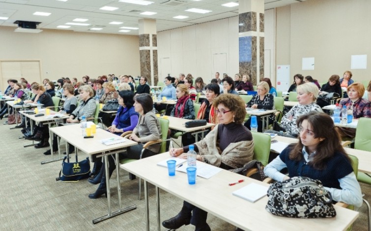 Более 80 зарубежных преподавателей русского языка и литературы прибыли в Санкт-Петербург изучать новые методики. Видео